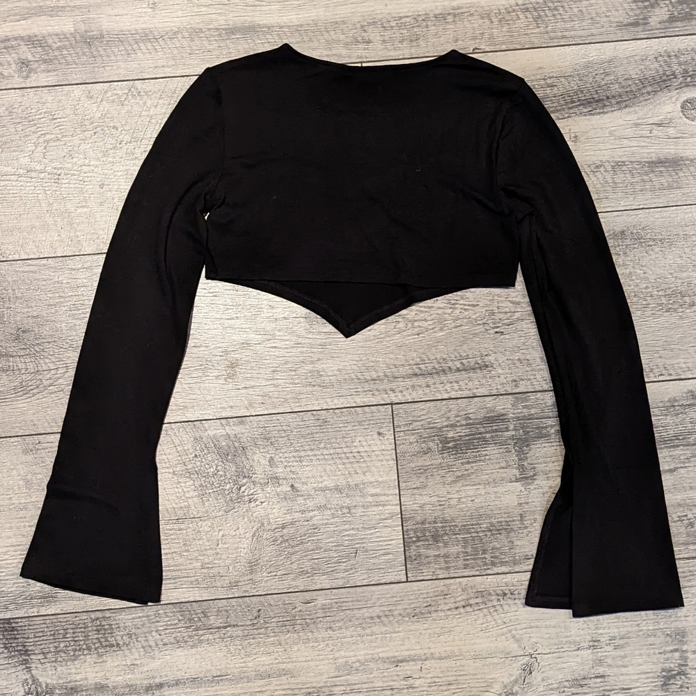 F21 Bell Sleeve Diamond Hem Top